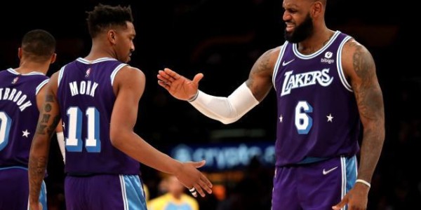 bob半岛体育官网-小阵容湖人火力凶猛 詹姆斯化身中锋威力无边