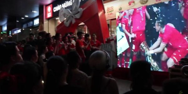 bob半岛体育官网-国足对越南决战凌晨开球 越南球迷会熬夜看么？